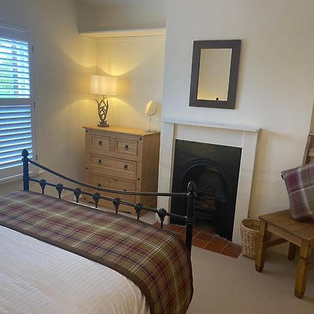 A Charming And Stylish Country Cottage. Hungerford Buitenkant foto